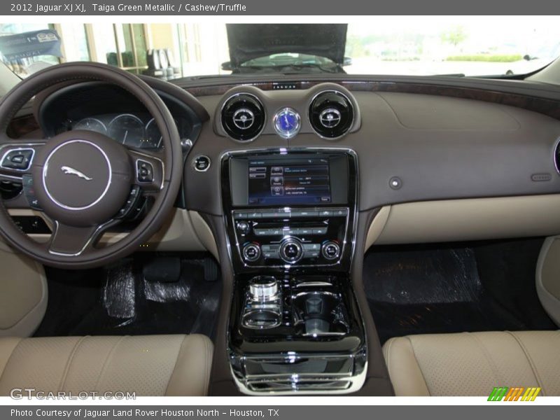 Dashboard of 2012 XJ XJ