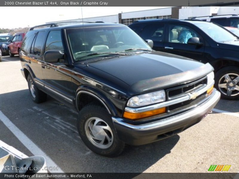 Onyx Black / Graphite Gray 2000 Chevrolet Blazer LT 4x4