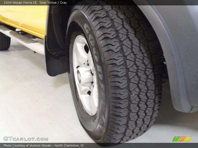Solar Yellow / Gray 2004 Nissan Xterra XE