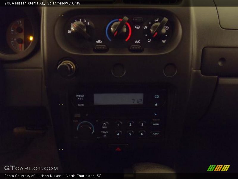 Solar Yellow / Gray 2004 Nissan Xterra XE