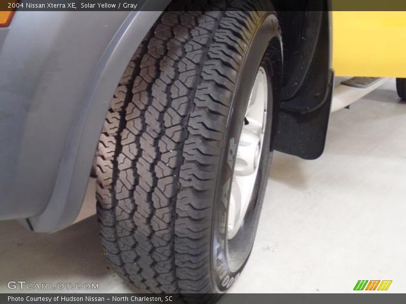 Solar Yellow / Gray 2004 Nissan Xterra XE