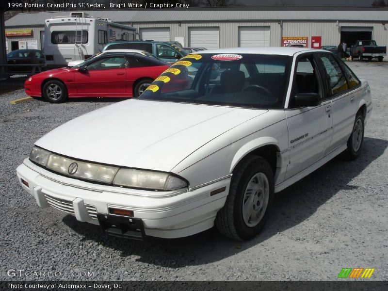 Bright White / Graphite Gray 1996 Pontiac Grand Prix SE Sedan