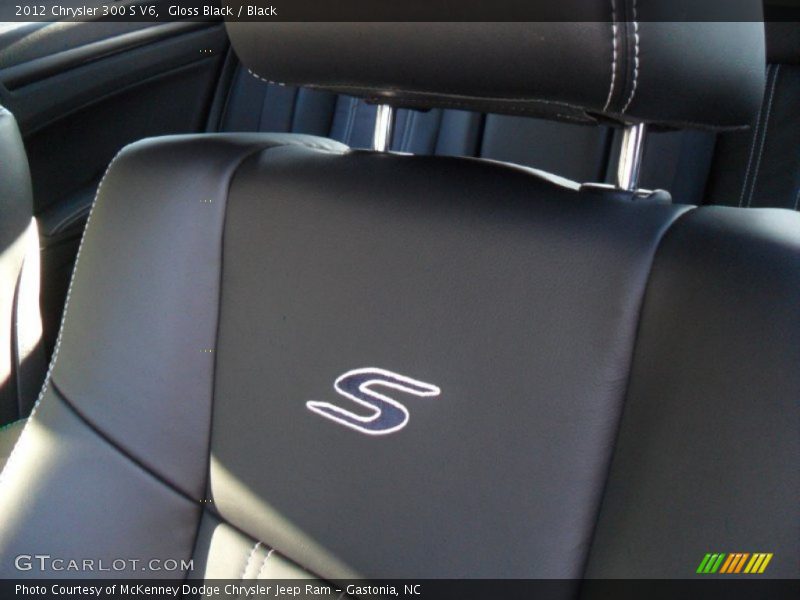 Gloss Black / Black 2012 Chrysler 300 S V6