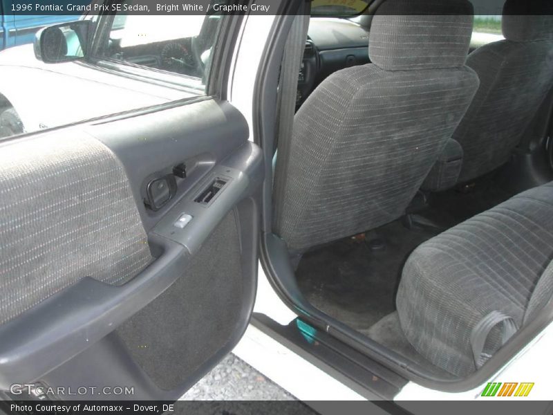 Bright White / Graphite Gray 1996 Pontiac Grand Prix SE Sedan
