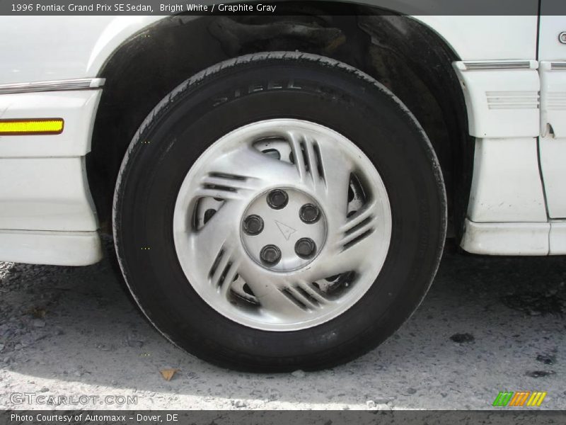 Bright White / Graphite Gray 1996 Pontiac Grand Prix SE Sedan