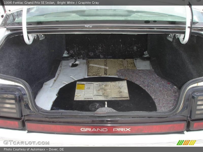 Bright White / Graphite Gray 1996 Pontiac Grand Prix SE Sedan