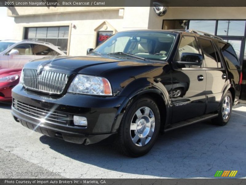 Black Clearcoat / Camel 2005 Lincoln Navigator Luxury