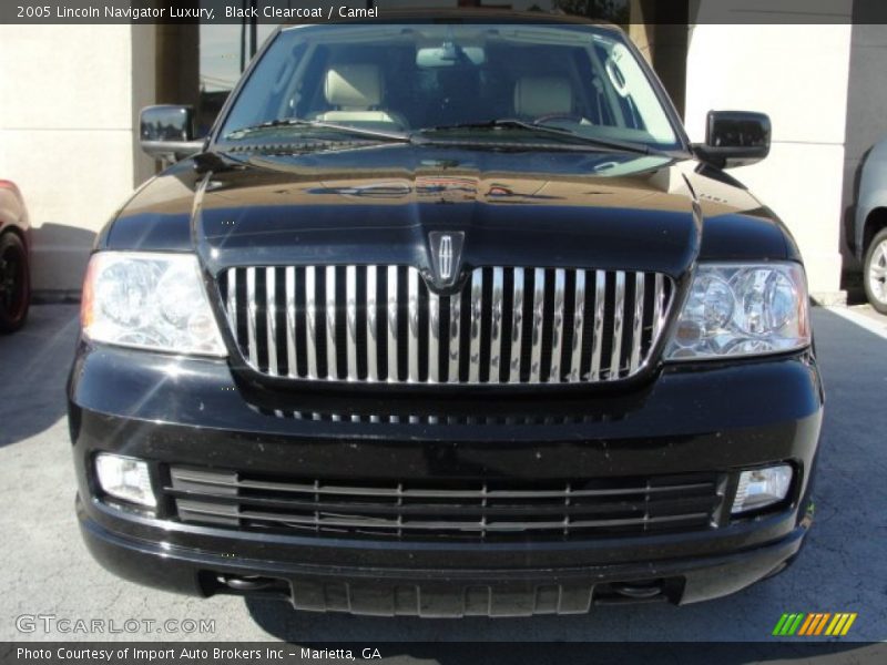 Black Clearcoat / Camel 2005 Lincoln Navigator Luxury