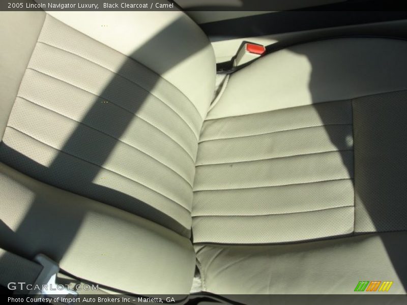 Black Clearcoat / Camel 2005 Lincoln Navigator Luxury