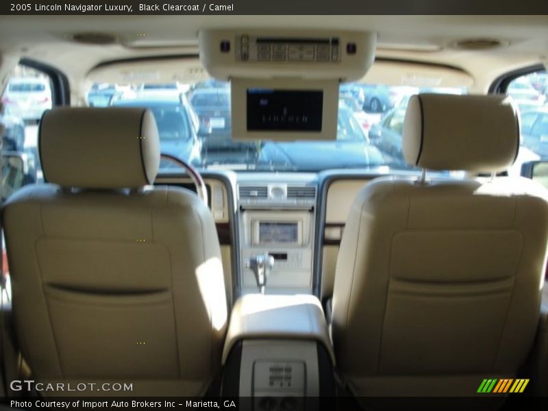 Black Clearcoat / Camel 2005 Lincoln Navigator Luxury