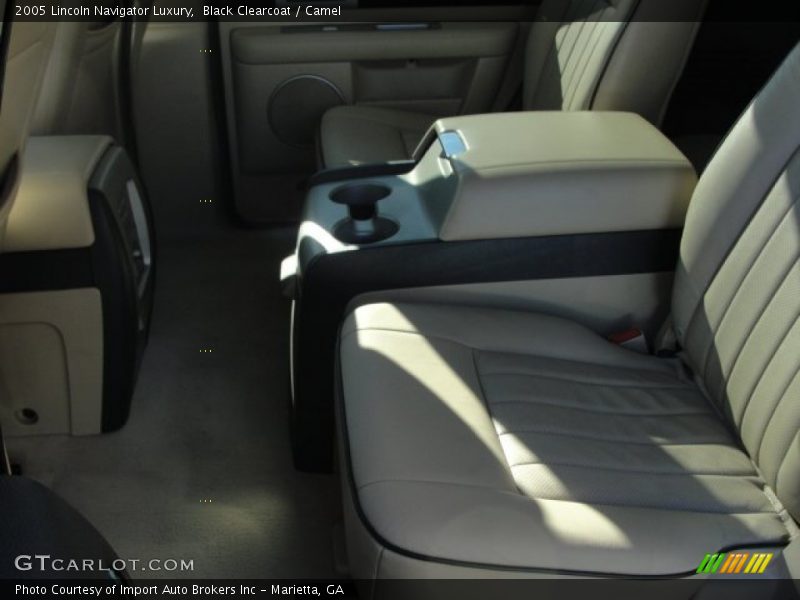 Black Clearcoat / Camel 2005 Lincoln Navigator Luxury