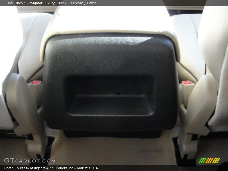 Black Clearcoat / Camel 2005 Lincoln Navigator Luxury