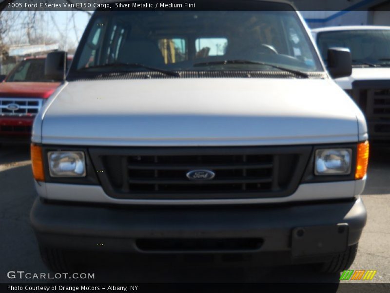 Silver Metallic / Medium Flint 2005 Ford E Series Van E150 Cargo