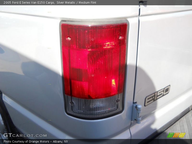 Silver Metallic / Medium Flint 2005 Ford E Series Van E150 Cargo