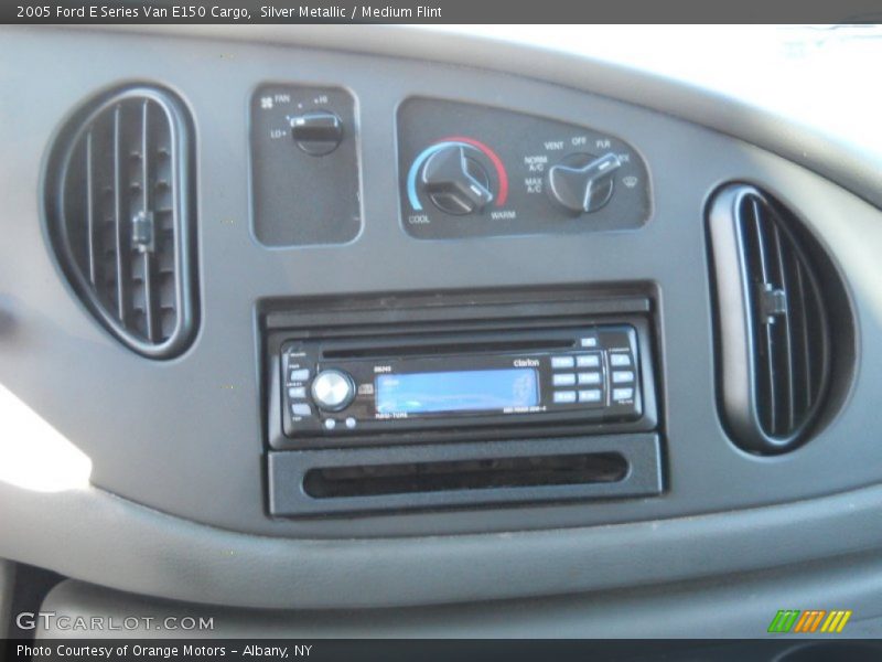 Silver Metallic / Medium Flint 2005 Ford E Series Van E150 Cargo