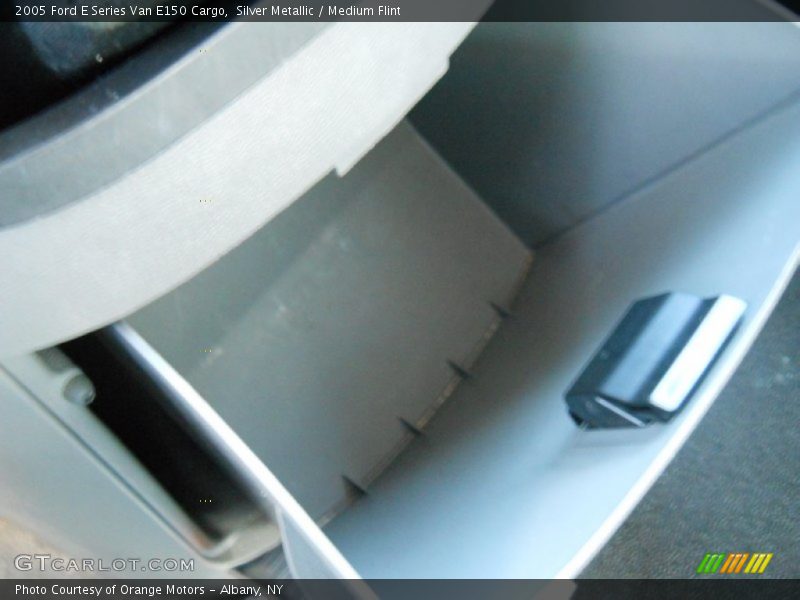 Silver Metallic / Medium Flint 2005 Ford E Series Van E150 Cargo