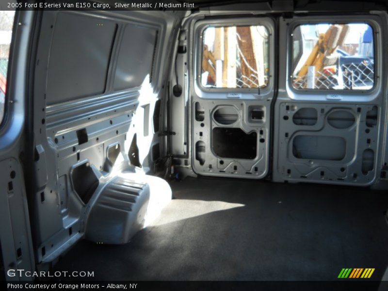 Silver Metallic / Medium Flint 2005 Ford E Series Van E150 Cargo