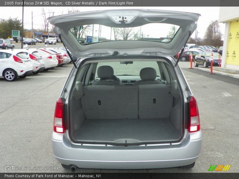CD Silver Metallic / Dark Flint/Light Flint 2005 Ford Focus ZXW SES Wagon