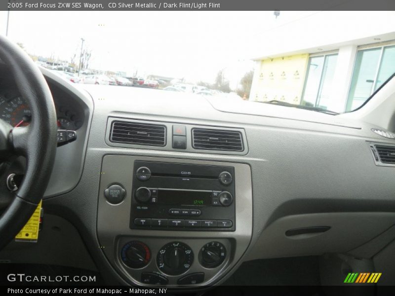 CD Silver Metallic / Dark Flint/Light Flint 2005 Ford Focus ZXW SES Wagon