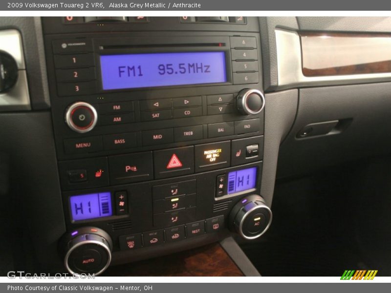 Alaska Grey Metallic / Anthracite 2009 Volkswagen Touareg 2 VR6