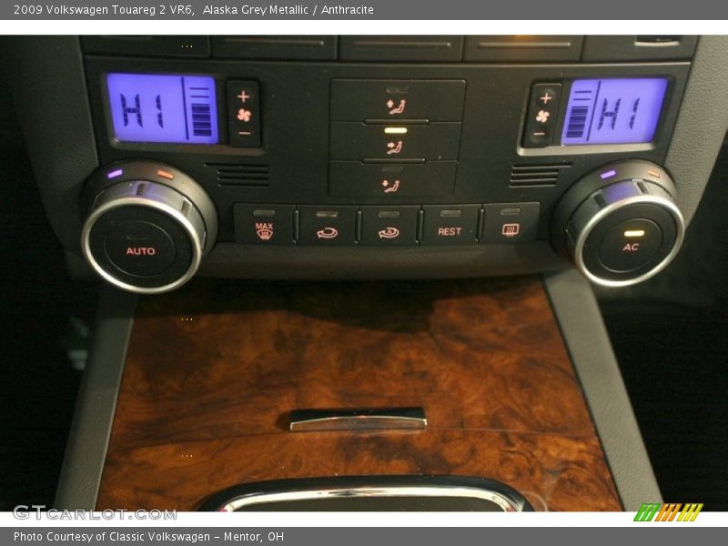 Alaska Grey Metallic / Anthracite 2009 Volkswagen Touareg 2 VR6
