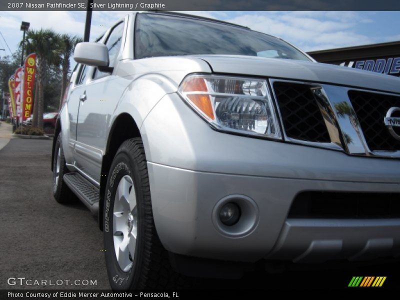 Silver Lightning / Graphite 2007 Nissan Pathfinder SE