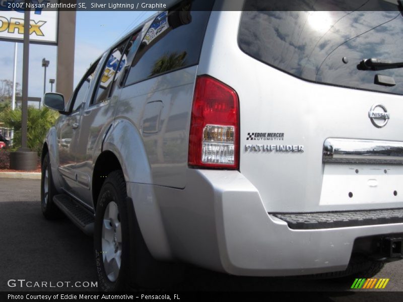 Silver Lightning / Graphite 2007 Nissan Pathfinder SE