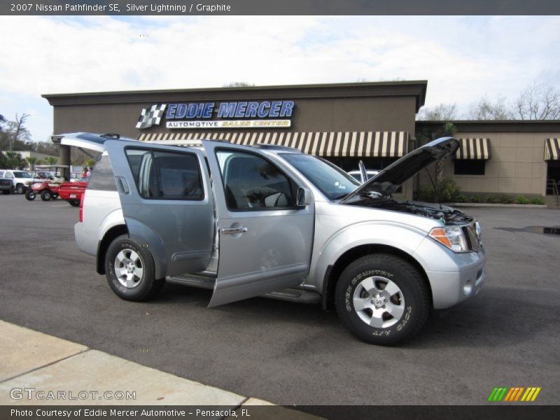 Silver Lightning / Graphite 2007 Nissan Pathfinder SE