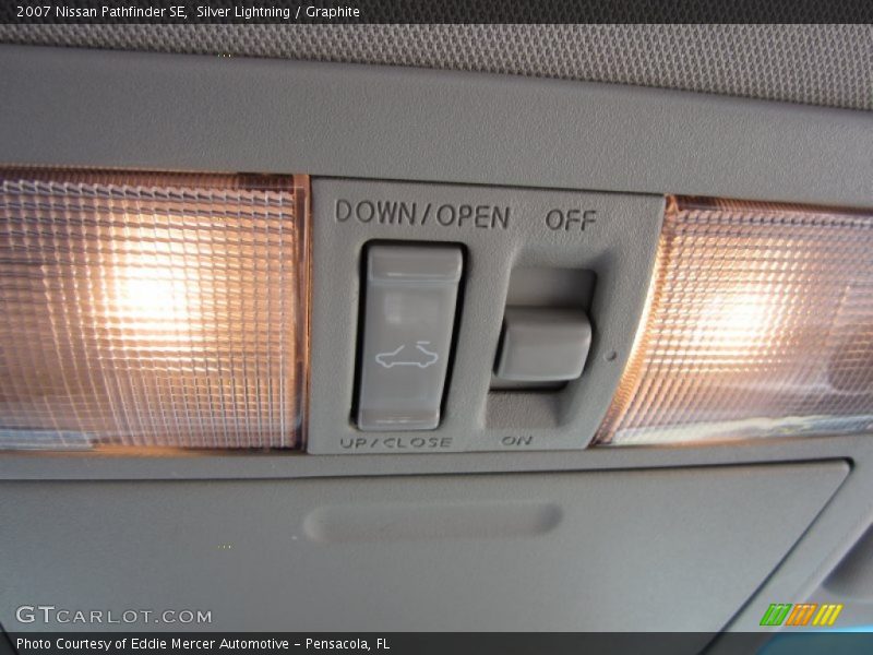 Silver Lightning / Graphite 2007 Nissan Pathfinder SE