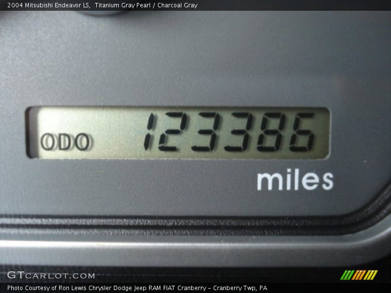 Titanium Gray Pearl / Charcoal Gray 2004 Mitsubishi Endeavor LS
