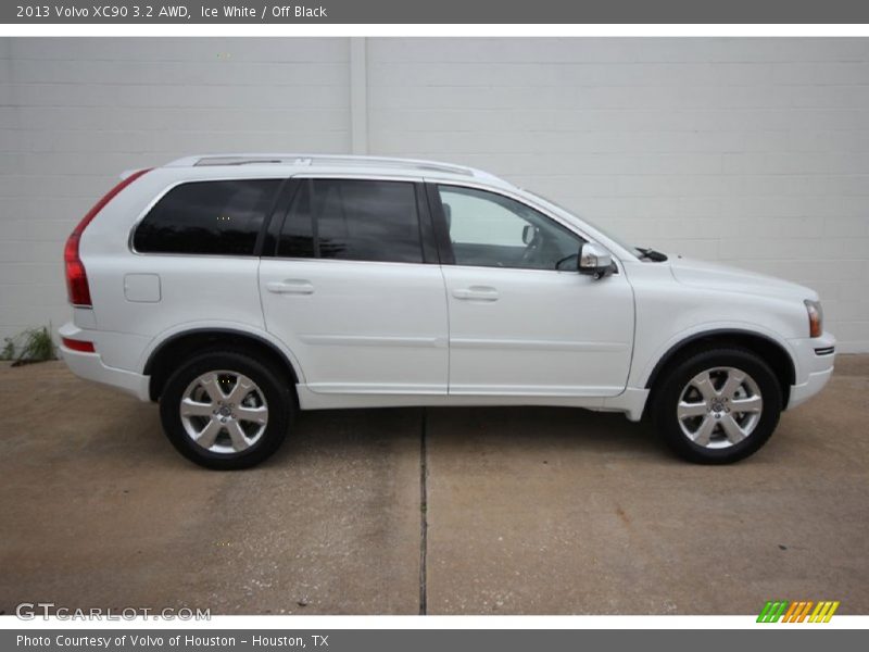 Ice White / Off Black 2013 Volvo XC90 3.2 AWD