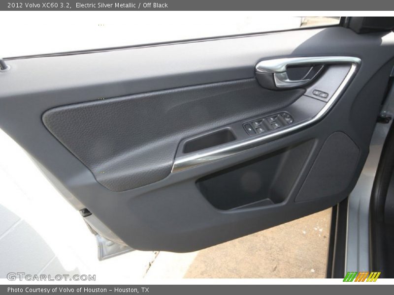 Electric Silver Metallic / Off Black 2012 Volvo XC60 3.2
