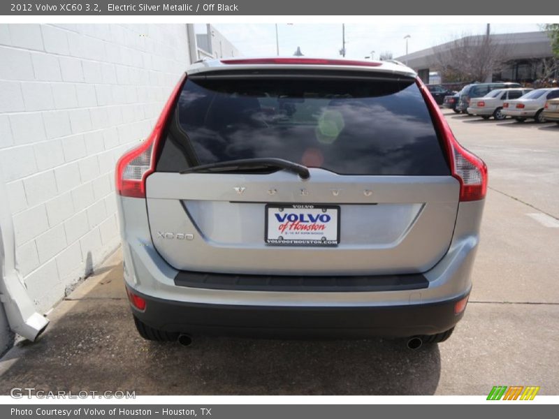 Electric Silver Metallic / Off Black 2012 Volvo XC60 3.2
