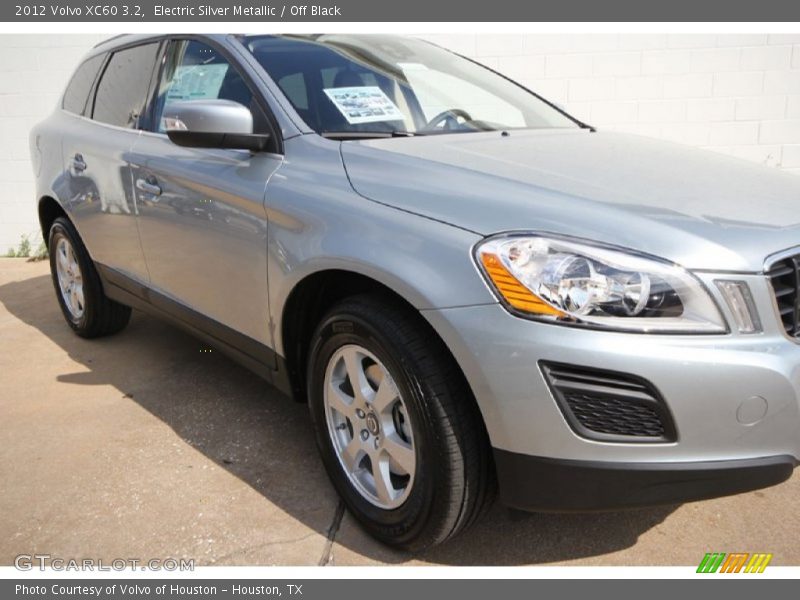 Electric Silver Metallic / Off Black 2012 Volvo XC60 3.2