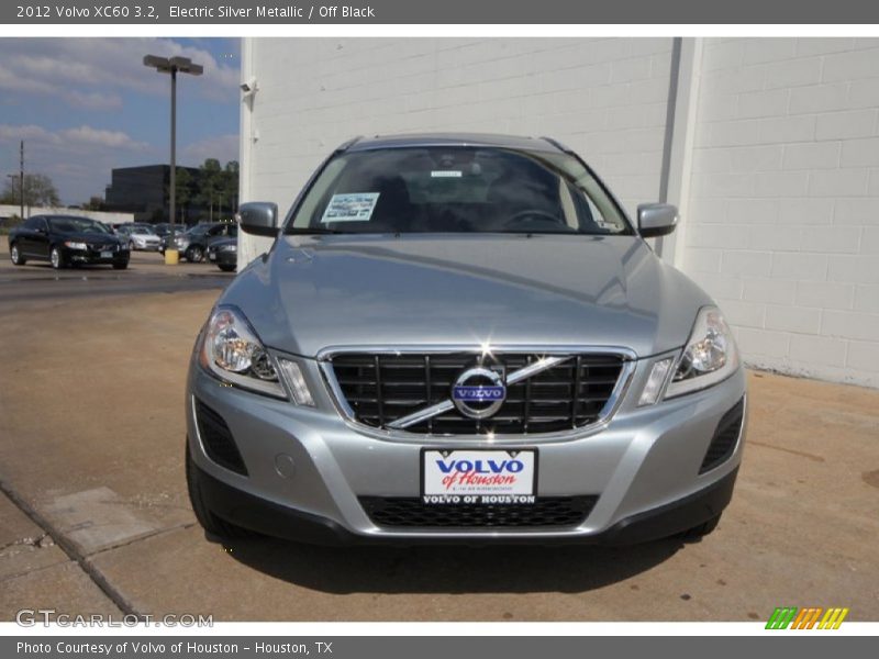 Electric Silver Metallic / Off Black 2012 Volvo XC60 3.2