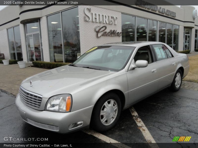 Light Platinum / Shale 2005 Cadillac DeVille Sedan