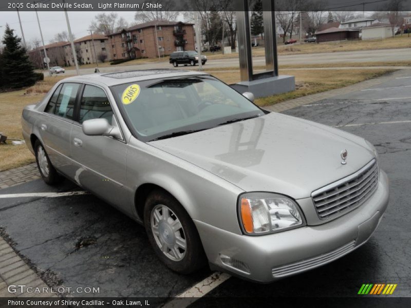 Light Platinum / Shale 2005 Cadillac DeVille Sedan