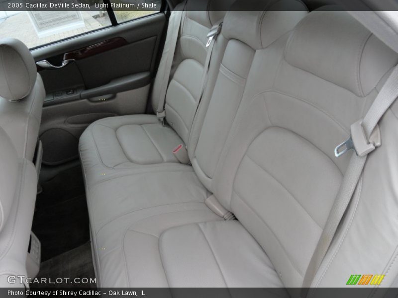 Light Platinum / Shale 2005 Cadillac DeVille Sedan