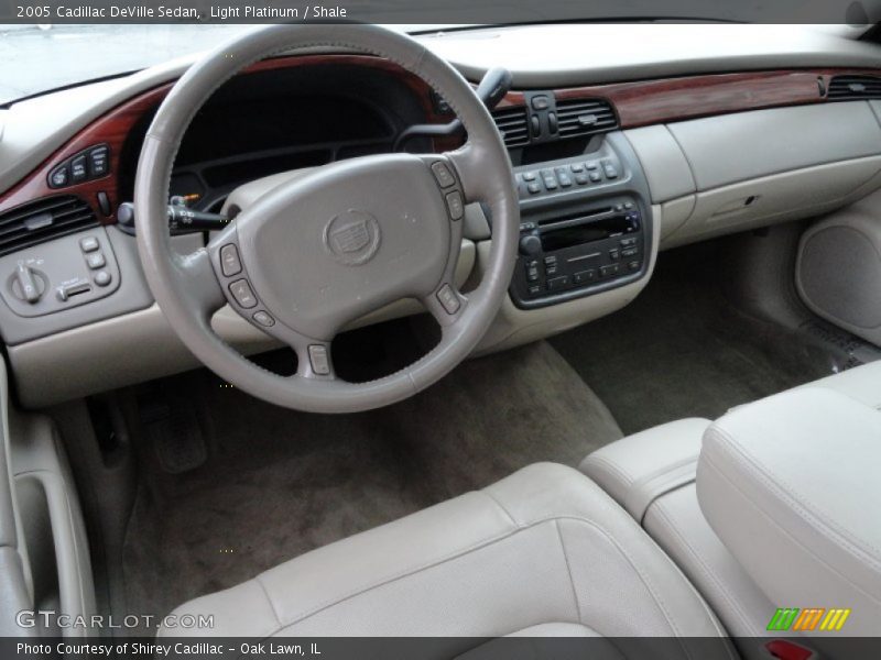 Light Platinum / Shale 2005 Cadillac DeVille Sedan