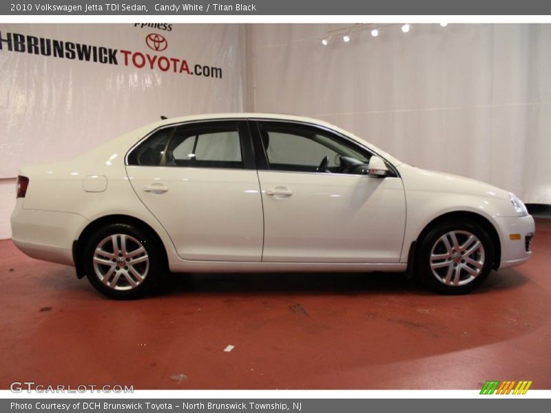 Candy White / Titan Black 2010 Volkswagen Jetta TDI Sedan