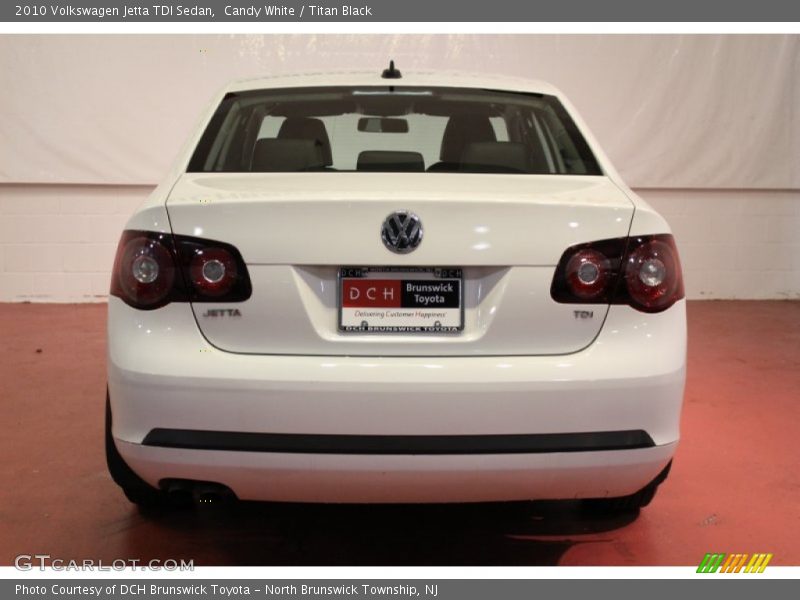 Candy White / Titan Black 2010 Volkswagen Jetta TDI Sedan