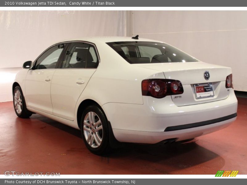 Candy White / Titan Black 2010 Volkswagen Jetta TDI Sedan