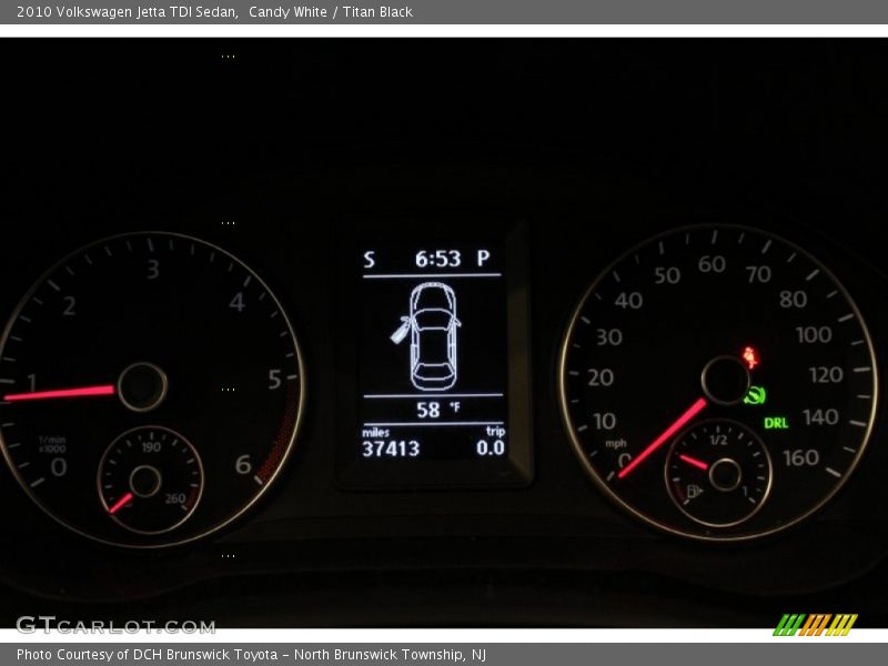 Candy White / Titan Black 2010 Volkswagen Jetta TDI Sedan