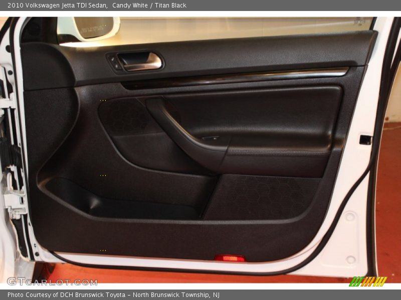 Candy White / Titan Black 2010 Volkswagen Jetta TDI Sedan