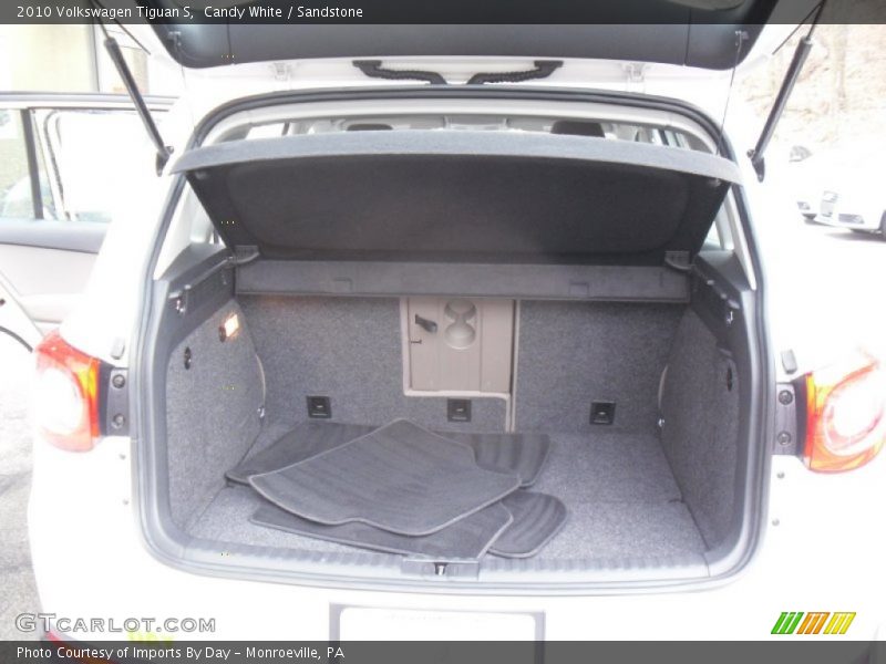Candy White / Sandstone 2010 Volkswagen Tiguan S
