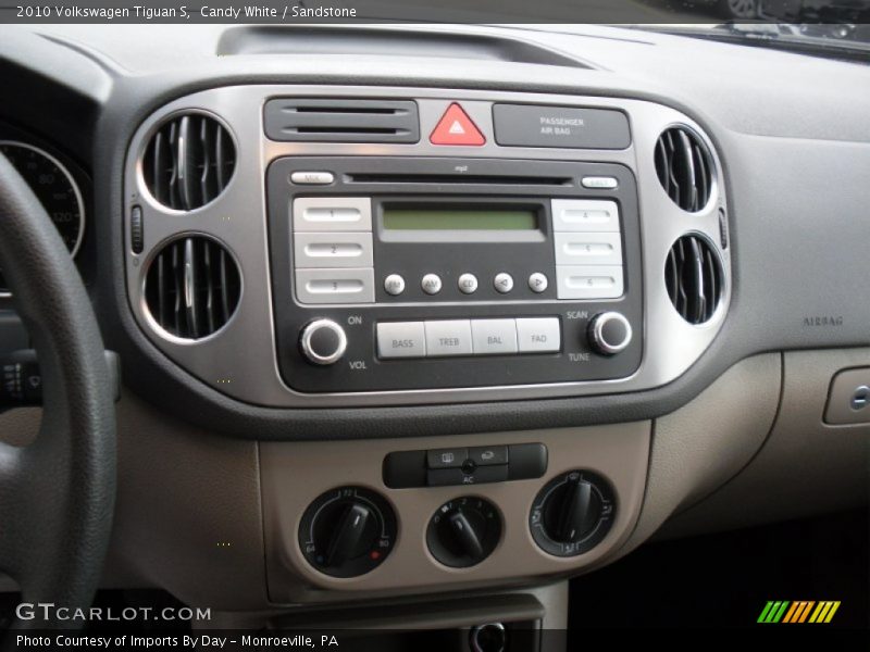 Candy White / Sandstone 2010 Volkswagen Tiguan S