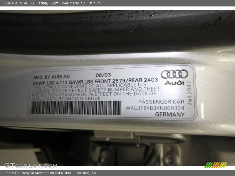 Light Silver Metallic / Platinum 2004 Audi A6 3.0 Sedan
