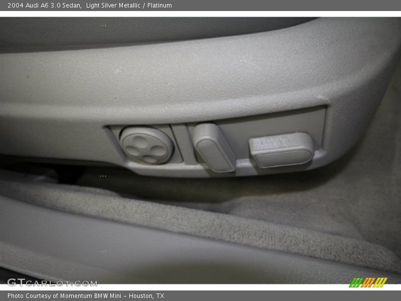 Light Silver Metallic / Platinum 2004 Audi A6 3.0 Sedan