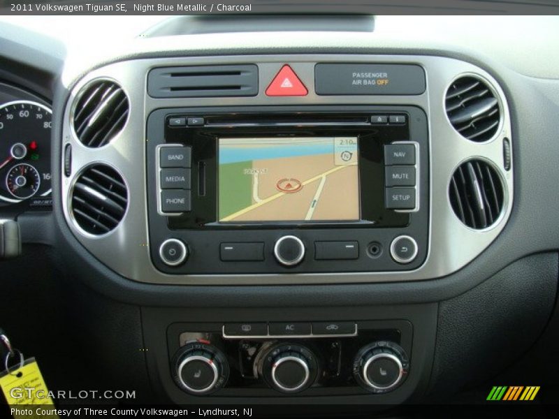 Night Blue Metallic / Charcoal 2011 Volkswagen Tiguan SE