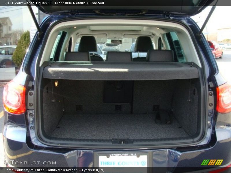 Night Blue Metallic / Charcoal 2011 Volkswagen Tiguan SE